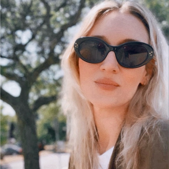 Meet your Posher, Amy - Picture 1 of 1